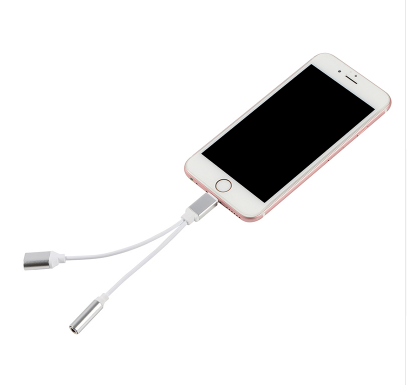 Iphone 7 / 7+ Dual Adaptor - (Aux + lightning port)