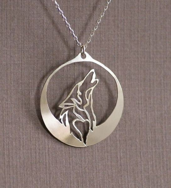 Howling Wolf Necklace (Free Shipping)